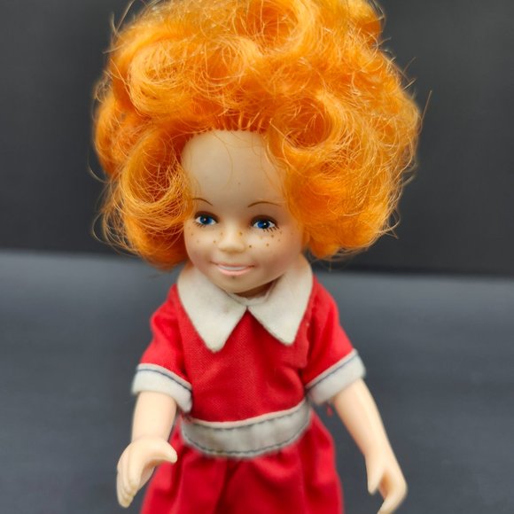 Vintage Little Orphan Annie Doll 6" 1982 Knickerbocker Toys Co No Shoes - Picture 4 of 4